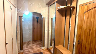 Продается 2-комн. кв. 56 м² этаж 1/9