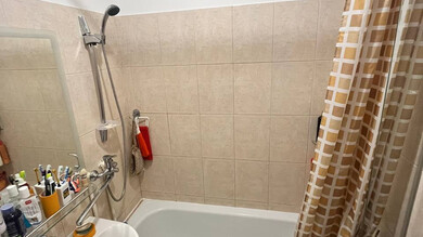 Продается 3-комн. кв. 74 м² этаж 1/3